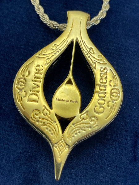 Back view of Angel Aberdeen’s Divine Goddess Pendant with engraved affirmations ‘Divine Goddess’ and ‘Made on Earth,’ celebrating the sacred feminine and the beauty of human creation.”