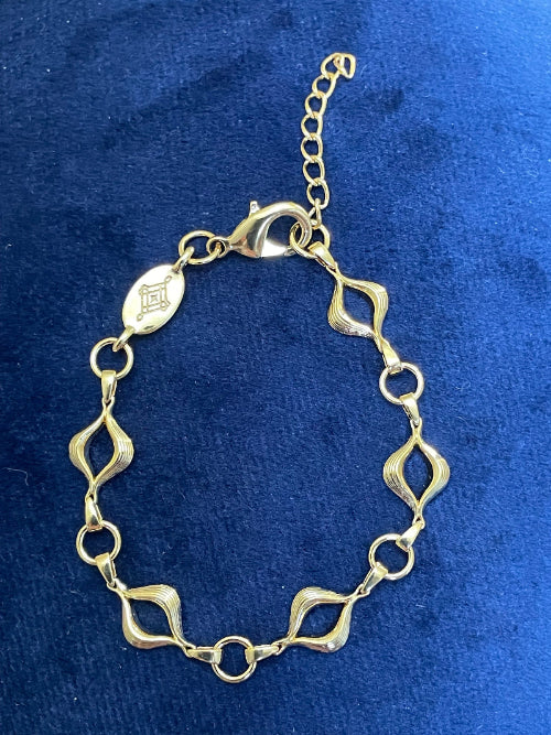 Full view of the Sacred Mandorla Golden Chain Bracelet crafted in brass with 14K gold PVD plating